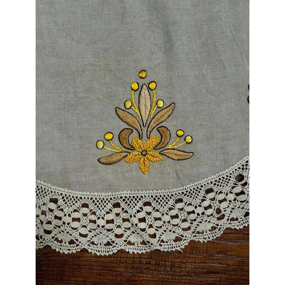 Vintage Circular Table Cover Harvest Yellow Embroidered Floral Crochet Lace Trim